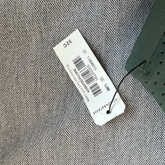 NWT Victoria Secret Sage Green Mesh Sports Bra, 32C - Picture 3 of 3